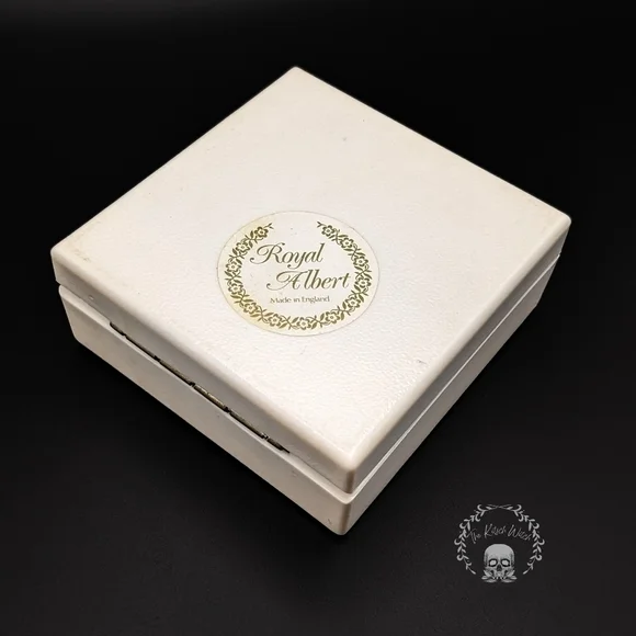 Vintage Royal Adderley England Floral Fine Bone China Brooch and Earrings Set - Picture 6 of 10